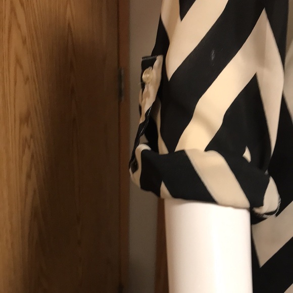 Pants and blouse - Picture 6 of 9